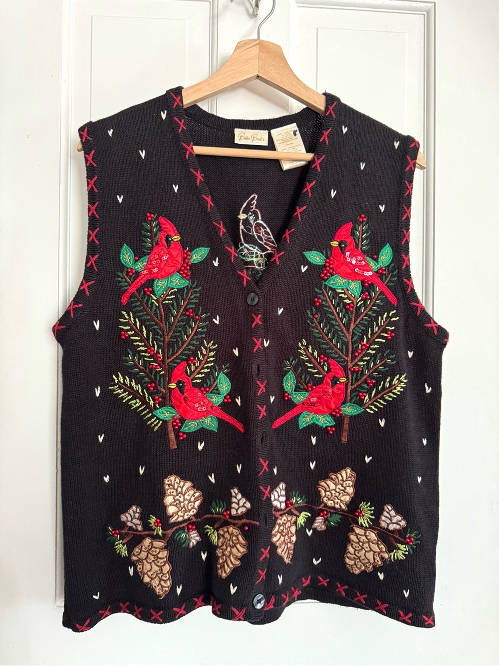 Vintage Bobbie Brooks Women’s Black Embroidered Cardinal PineCone V-Neck Sweater